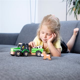 Tractor with trailer - animals